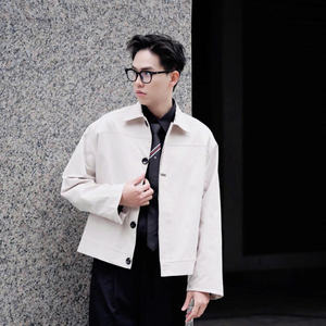 Veste kaki de luxe. Bouton en métal de forme carrée, style coréen, coupe-vent et anti-rides, laine/polyester - Product Image 2