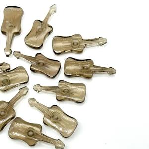 Mini Guitarra de Cuarzo Ahumado Tallada a Mano, Pequeños Amuletos de Piedras Preciosas de 26 mm - Product Image 3