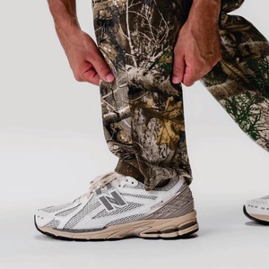 กางเกงวอร์มทรงแบ็กกี้สำหรับผู้ชายกางเกงวิ่งขนแกะ100% ผ้าคอตตอนขากว้างแบบหลวมมีเชือกรูดออกแบบโลโก้ได้ตามต้องการ - Product Image 4