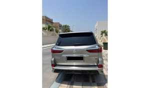 LX 570 AWD SUV 2020 Usado, Volante a la Izquierda, Automático, con Neumáticos R20, Asientos de Cuero, Control de Crucero ACC, Cámara Trasera de 360° - Product Image 4