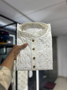 คอลเลกชัน Kurta สำหรับผู้ชายปักลายด้วยผ้าไหมหลายสีสำหรับด้านหน้าและด้านหลัง - Product Image 4