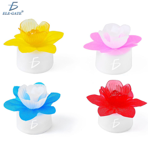 Luce Decorativa a LED a Forma di Rosa, Bianco Caldo, in Plastica per Feste Interne ed Esterne, IP68 IP65 IP44, per Natale - Product Image 1