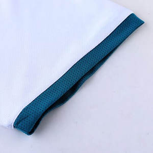 Ensemble d'uniformes de football pour hommes personnalisés 100% polyester, respirant, anti-UV, confortable, maillots et shorts de football, nom de l'équipe, logo personnalisé - Product Image 3