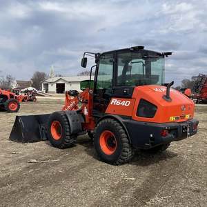 Cargadora de Ruedas KUBOTA R640, Cargadora Compacta de 5.2 Toneladas con Motor Diésel de 64.4 HP, Bomba y Motor, Equipo de Construcción Duradero - Product Image 5