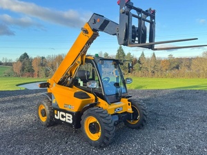 Chargeuse télescopique JCB 514-40, chargeuse sur pneus 4x4, moteur diesel Kohler, fourche à levage haute performance, haute efficacité - Product Image 1