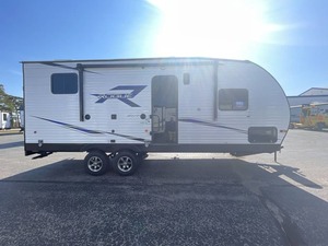 Se vende F-o-r-e-s-t R-i-v-e-r R-o-g-u-e 3-2-7-S-U-T 2023 usado. - Product Image 5