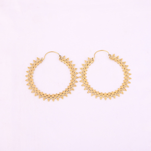 Aros Elegantes y Delicados de Latón con Baño de Oro, Estilo Moderno, Tamaño 75x79 mm - Product Image 1