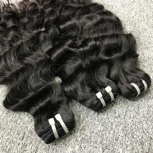 Venta caliente 2024 TRAMA Paquete de cabello virgen ondulado natural Proveedor de cabello crudo para mujeres con estilo Jerry Curl - Product Image 1