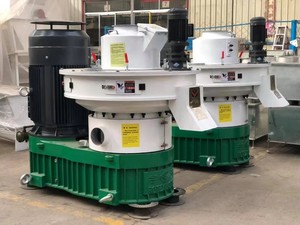 Machine à granulés de bois industrielle à haute productivité pour le granulage de sciure, de paille et de biomasse avec moteur de 30 kW, boîte de vitesses 380V - Product Image 2