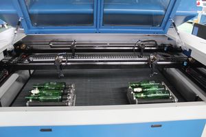 Machine de découpe laser CO2 à 4 têtes, idéale pour l'artisanat, le travail du bois et les applications industrielles, graveur de verre 1390 1610 - Product Image 2