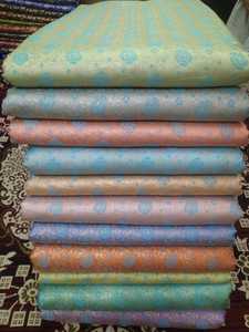 Tissus de soie de brocart sur mesure et matériaux de robe en soie de brocart idéaux pour les créateurs de vêtements pour la revente - Product Image 2