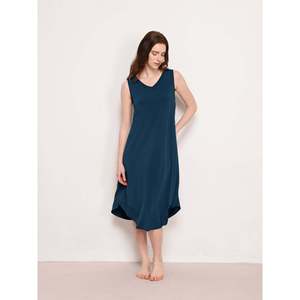 Chemise de nuit personnalisée en bambou de qualité supérieure à col en V, en tissu tricoté doux avec élasthanne, teinte unie, utilisant la technique du bambou filamenté - Product Image 4