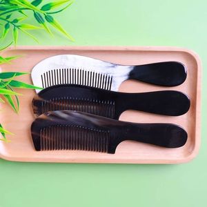 REFER COLORES CUERNO BUFFALO PEINES AL POR MAYOR Peines de cuerno antiestáticos naturales para regalos de vacaciones por artesanía de media luna - Product Image 1