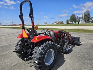 Tracteur agricole d'occasion Case IH 4x4, très demandé, tendance 2025, faible nombre d'heures de travail, entièrement fonctionnel, à vendre - Product Image 4