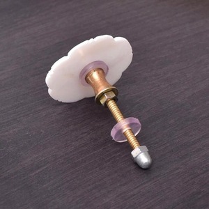 Quincaillerie d'armoires de cuisine réglable en métal blanc au design floral moderne poignées de porte en gros boutons de tiroir armoires de commode - Product Image 3