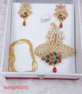 ชุดต่างหูสร้อยคอเพชรแบบอเมริกันที่สง่างามเหมาะสำหรับผู้หญิงชุดงานแต่งงานและโอกาสพิเศษแบบดั้งเดิม - Product Image 4