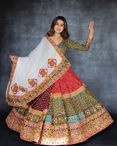 Lanzamiento del Nuevo LEHENGA CHOLI de Algodón Muselina Pesado RADHE EXPORT para Fiestas Tradicionales y Bodas con DUPATTA de Secado Rápido - Product Image 5
