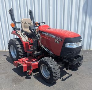 Tractor compacto Case IH DX24 de 24 HP usado disponible para la venta - Product Image 1