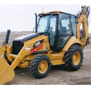 Chargeuse-pelleteuse Cat 420 robuste, idéale pour la construction, l'aménagement paysager et le transport de matériaux - Product Image 1