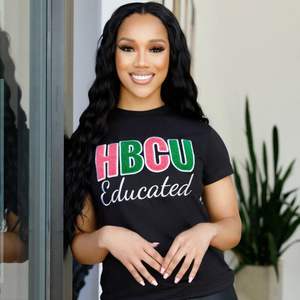 T-shirt en chenille rouge-ivoire pour femmes HBCU, coton premium, coupe classique, vêtements grecs, doux, confortable, élégant, logo brodé - Product Image 6