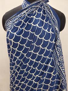 Women's Swimwear Pareos Fish Scale Block Printed Cotton Sarongs Indigo Beach Sarong Natural Color Indigo Sarong - Product Image 5