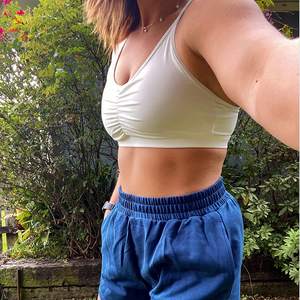 Ensemble de vêtements de yoga respirant et léger pour femmes, leggings à taille haute unis, soutien-gorge de sport à séchage rapide, contrôle du ventre doux, compression rapide - Product Image 5