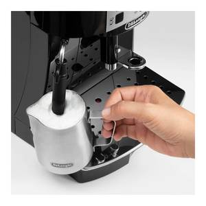 Pour De Longhi 1450W MAGNIFICA S ECAM 21.110B Machine à expresso noire - Product Image 4