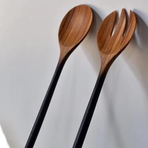 Ensemble de 2 cuillères de service en bois fabriquées à la main en bois naturel, parfaites pour la cuisine et les repas modernes - Product Image 3