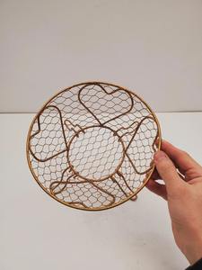 Bol décoratif en métal minimaliste, idéal pour la table à manger familiale, décoration élégante pour la maison et salon moderne - Product Image 2