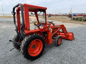 Utilizado para Tractor de Ruedas L2350 4x4, Cargador LB400 con Motor de 50-90HP, Peso de 500kg, Más de 50000 Horas, Origen Francia - Product Image 5