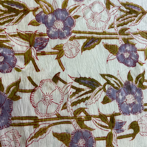 Tela de Algodón Estampada a Mano con Diseño Floral Pastel, Diseño Vintage de Enredaderas Botánicas - Product Image 3