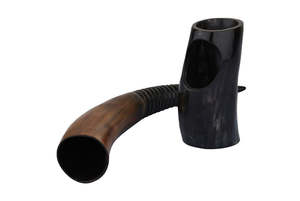 Corne à boire en corne de buffle naturelle effet feu avec support en corne fabriqué par ARTWORK MAESTRO pour les Vikings - Product Image 2