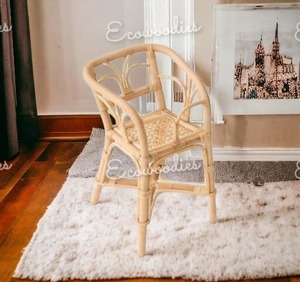 Fauteuil en rotin élégant pour enfant Chaise moderne pour enfants adaptée à la décoration de la chambre des enfants Chaise décorative en bambou et rotin sélectionnée - Product Image 6