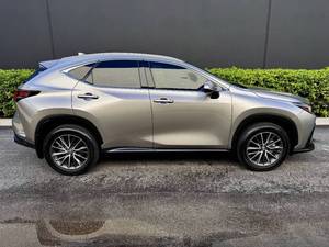 Precio bajo, Lexus NX 250 Premium Luxury 2024, auto usado en venta - Product Image 5