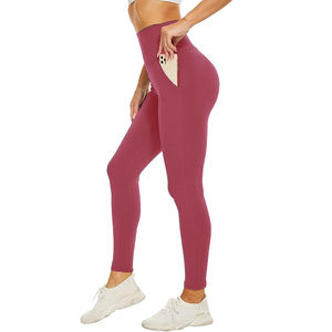 Leggings capri taille haute pour femmes avec poches, pantalon de yoga extensible et respirant, couleur unie noire, tricoté, style sportif et décontracté - Product Image 5