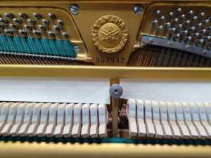 Piano droit Yamaha U5 brun pour joueurs professionnels, piano d'occasion japonais de seconde main, bois massif, 88 touches, U1 U2 U3 U4 U5 - Product Image 4