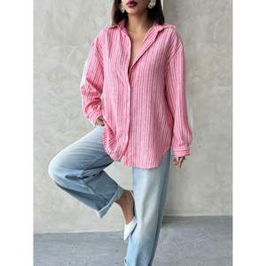 Blusa de voile bordada con lazo frontal para mujer - Product Image 2