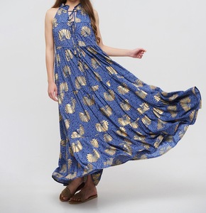 Robe longue sans manches 100% crêpe bleue avec fleurs dorées et cravate, style bohème, pour soirée, automne, taille unique - Product Image 2