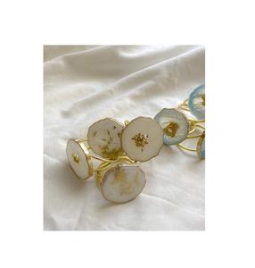 ห่วงรัดผ้าเช็ดปากทำจากเรซิ่นลายดอกไม้เหมาะอย่างยิ่งสำหรับการเพิ่มการตั้งค่าห้องรับประทานอาหารของคุณในช่วงงานแต่งงานหรืองานทางการ - Product Image 4