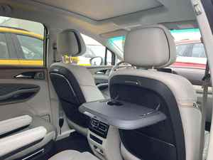 M4 Mini Van de Lujo de Alta Gama con Interior Claro, 7 Asientos, Caja de Cambios Automática y Manual, Serie MPV - Product Image 4