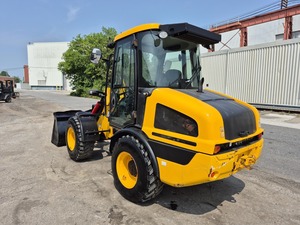 Cargador sobre orugas 2018 JCB 407 con motor Kubota Caja de cambios de cilindro hidráulico Eaton Carga nominal de 6 toneladas Garantía de 1 año - Product Image 6