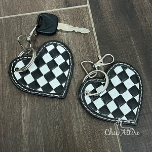 กระเป๋าหนังสีดำและสีขาวลายหมากรุกมีสไตล์พวงกุญแจรถพวงกุญแจอุปกรณ์เสริมเสน่ห์ของขวัญแฟชั่นสำหรับผู้หญิง - Product Image 1