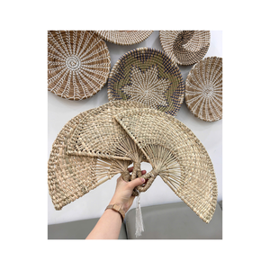 Seagrass Handfan Natural tejido plegable Handfan respetuoso con el medio ambiente hecho a mano recuerdo Handfan boda Favor a granel Tropical evento regalo - Product Image 4
