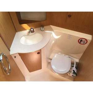 Lancha Cabinada Jeanneau Sun Odyssey 32i con Dimensiones de 9.6m X 3.3m y Motor de 21PS/15kW - Product Image 5