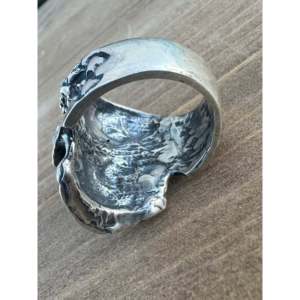 Bague Wilson Dawes Mop & Onyx en argent sterling avec incrustation de crâne, taille 11, cadeau idéal avec technologie de sertissage invisible - Product Image 4