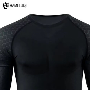 Camisa de compresión Rash Guard personalizada para hombre - Product Image 5