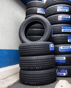 Neumáticos Radiales 225/40ZR18 16PR 3 RIM Sin Cámara para 4x4, 4 Estaciones, Alta Velocidad, Resistentes, para Carga Pesada, Nuevos con 4 Años de Garantía - Product Image 4