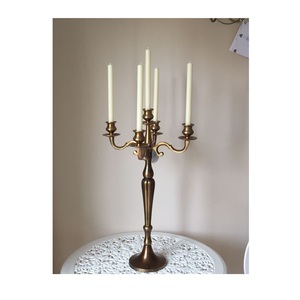 Candelabro Artístico de Metal con Detalles Atemporales, Ideal para Ambientes Románticos, Decoración del Hogar y Exhibición como Centro de Mesa para Eventos - Product Image 2