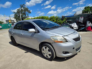 2010 Toyota Ya RIS ซีดาน - Product Image 2