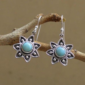 Boucles d'oreilles en fleurs en larimar faites à la main, argent sterling 925, bijoux pendantes, cadeau élégant pour femmes, design bohème - Product Image 6